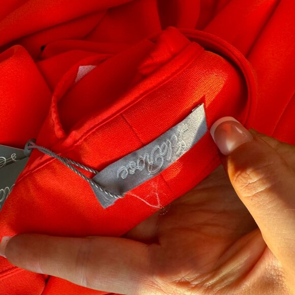 Leló Rose premium red wide-leg trousers. Vibrant vermilion color with sleek tail - Picture 9 of 10